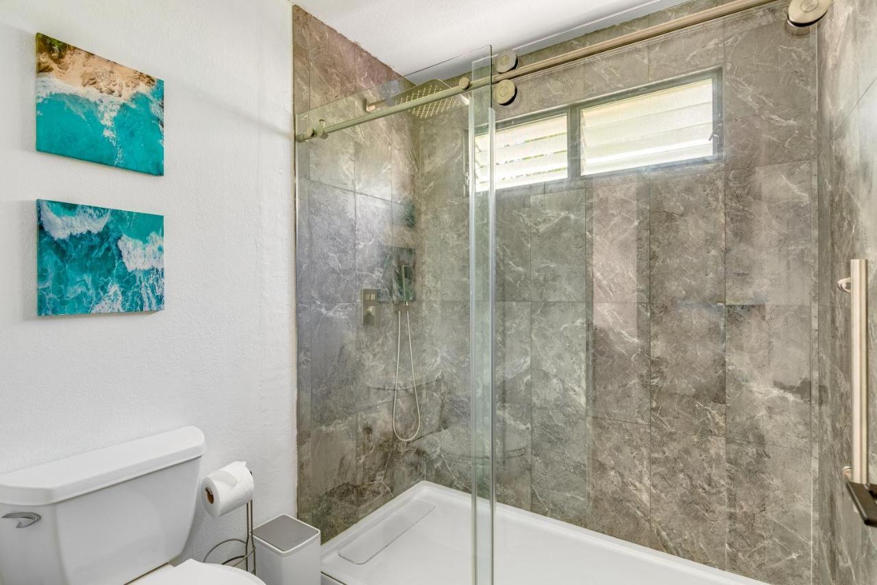 Newly Renovated Condo With Sup Paddle Boards And Golf Clubs Included Kailua-Kona Exteriör bild