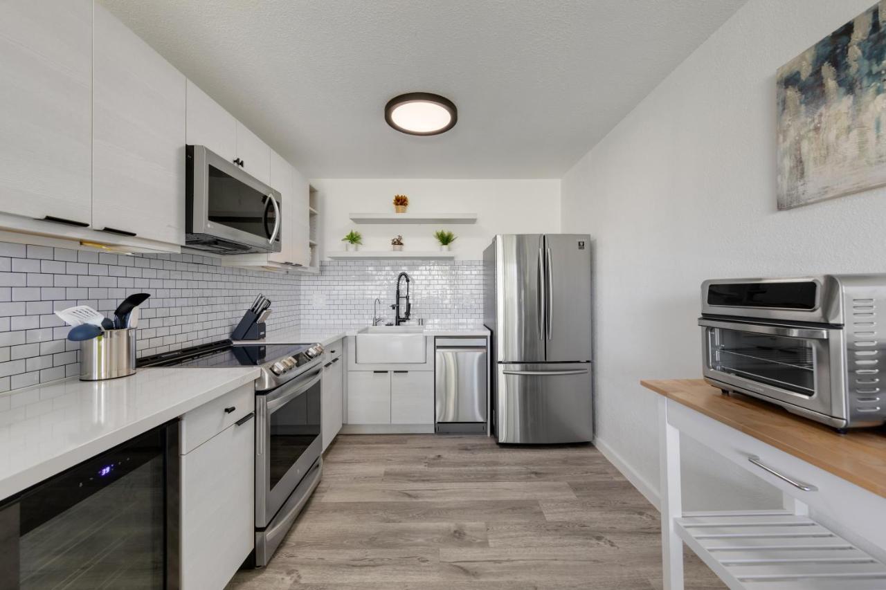 Newly Renovated Condo With Sup Paddle Boards And Golf Clubs Included Kailua-Kona Exteriör bild